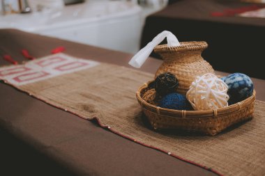 Spa sağlıklı yaşam merkezinde masaj yatağı