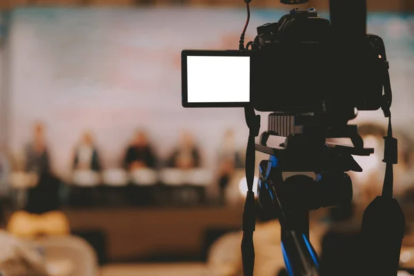 Producción de vídeo cámara de grabación de eventos en directo en el escenario. televisio — Foto de Stock