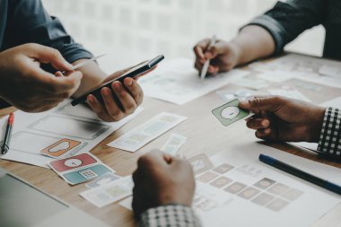 kullanıcı deneyimi Ux tasarımcı akıllı telefon düzeni web tasarımı.