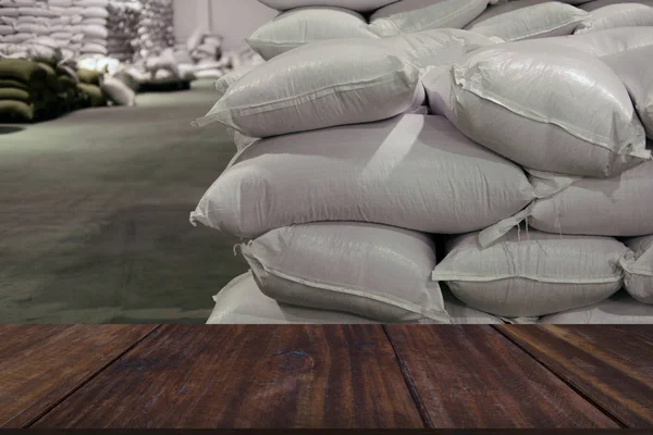 Saco de grão de café não torrado verde na fábrica de alimentos — Fotografia de Stock