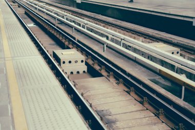 tren istasyonunda demiryolu demiryolu. 
