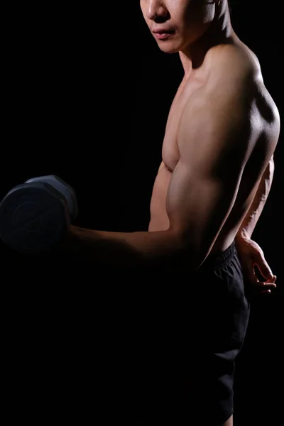 Atletyczny kulturysta mięśni człowiek z nagim tułowia sześciopak abs — Zdjęcie stockowe