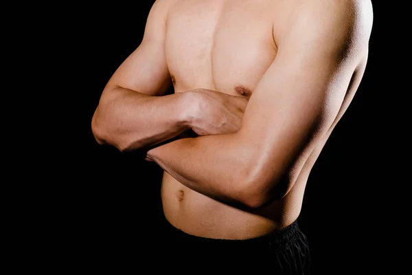 Atlético musculoso culturista hombre con desnudo torso seis pack abs . — Foto de Stock