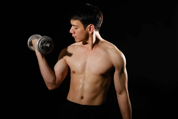 Atletický svalnatý kulturista muž s nahý trup šest balení břicha — Stock fotografie