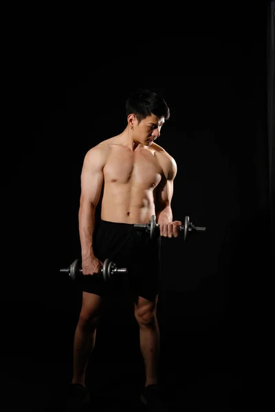 Atletisk muskulös bodybuilder man med naken bål sex pack abs — Stockfoto
