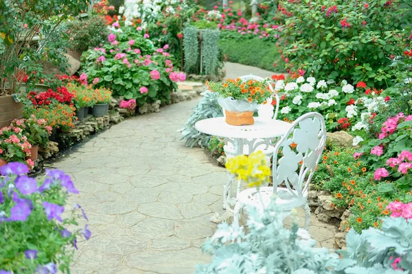 Orange Flower Bouquet Metal Table Flower Garden Park — Stock Photo, Image