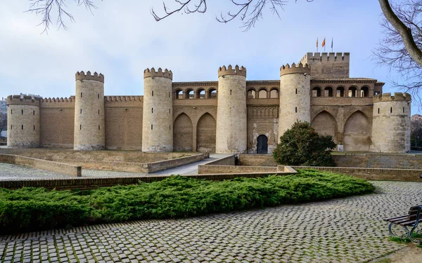 Παλάτι aljaferia στην Σαραγόσα, Ισπανία — Φωτογραφία Αρχείου