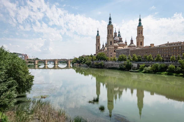 Blick Auf Die Säule Der Basilika Zaragoza Spanien — Stockfoto