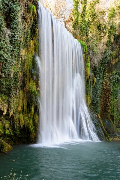 Cachoeira no "monastério de piedra", Espanha — Fotografia de Stock
