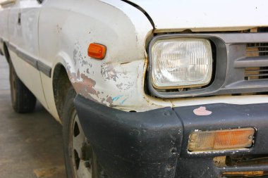 dikkatsiz tarafından sürücü insanlar, yolda bir asidik gerekir