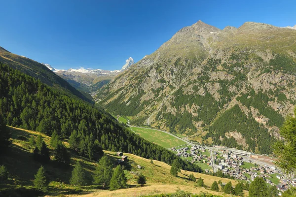 Weergave Van Tasch Buurt Van Het Dorp Van Zermatt Zwitserland — Stockfoto