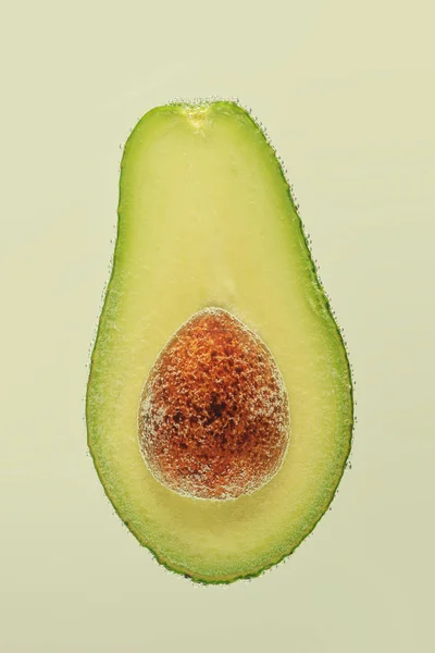 Snijd Avocado Bubbels Witte Achtergrond — Stockfoto