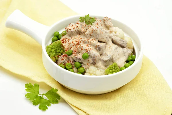 Fried Meat Stew Creamy Sauce Side Dish Cabbage Green Peas — Stock Photo, Image