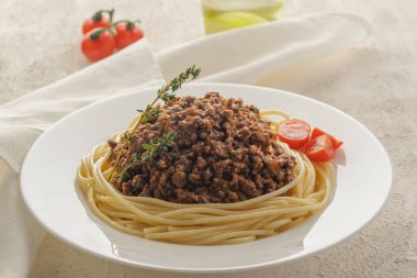 Bolonya et soslu spagetti. 