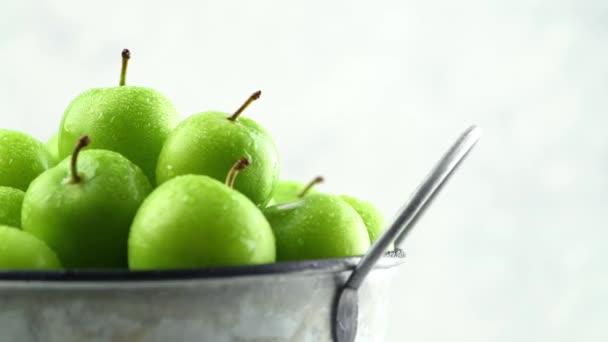Reife Frische Saftige Früchte Grüner Pflaumen Ernte Zur Lagerung Und — Stockvideo