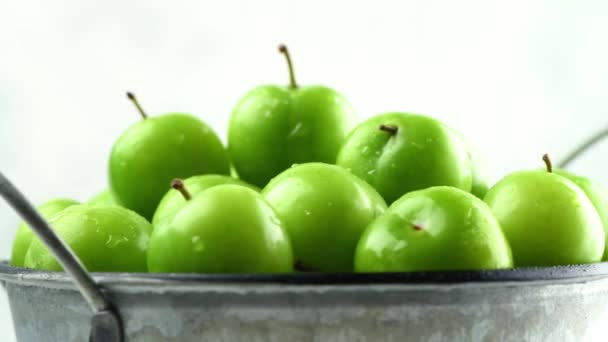 Reife Frische Saftige Früchte Grüner Pflaumen Ernte Zur Lagerung Und — Stockvideo