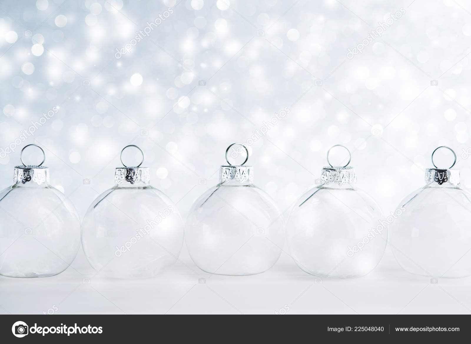 キラキラ背景白のクリスマス飾り ストック写真 C Elenadesigner