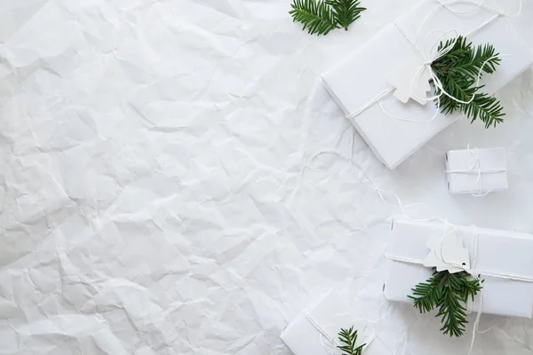 Natale Bianco Scatole Regalo Fatte Mano Sfondo Bianco Accartocciato Vista — Foto Stock