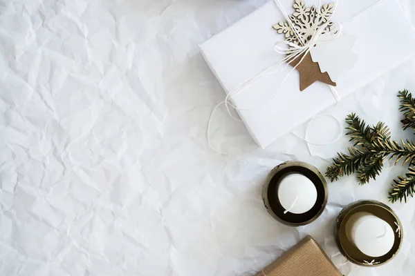 Coffrets Cadeaux Faits Main Noël Sur Fond Froissé Blanc Vue — Photo