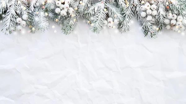 Fondo Navidad Con Árbol Navidad Sobre Fondo Arrugado Blanco Feliz —  Fotos de Stock
