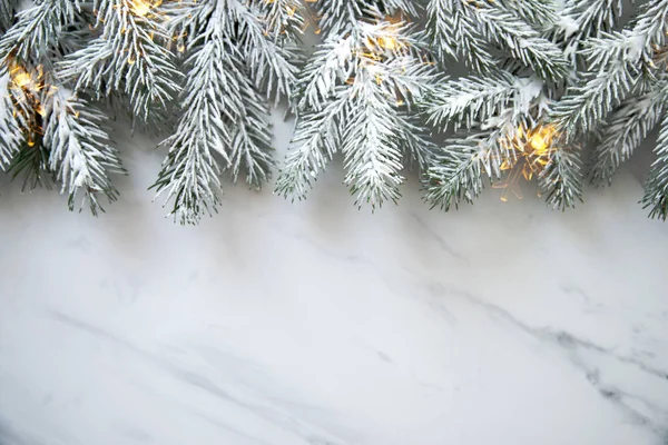 Sfondo Natalizio Con Albero Natale Sfondo Marmo Bianco Buon Natale — Foto Stock