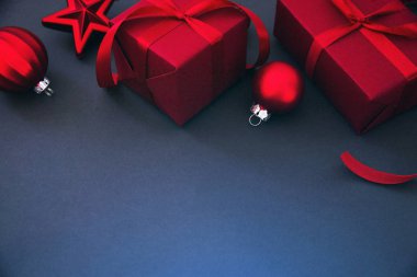 Neşeli Noel ve mutlu tatil tebrik kartı, çerçeve, banner. Yeni yıl. El yapımı Noel hediyeleri. Kış tatil tema. Düz yatıyordu.