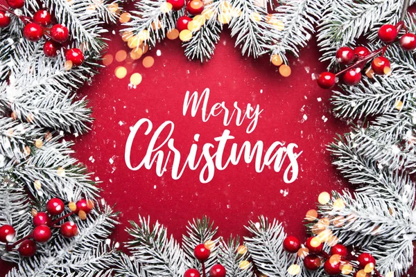 Neşeli Noel ve mutlu tatil tebrik kartı, çerçeve, banner. Yeni yıl. Noel. Noel süsler, zarf kapağı ve köknar ağacı kırmızı bir arka plan üstüne görüntüleyin. Kış tatil tema. Düz yatıyordu.