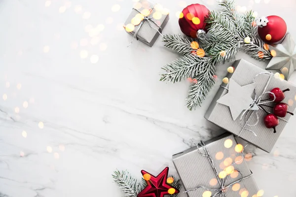 Natale Argento Scatole Regalo Fatte Mano Sfondo Marmo Bianco Vista — Foto Stock