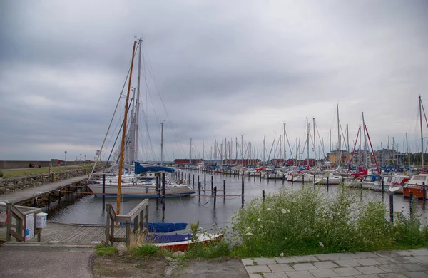 Limandaki nehirden görüntü