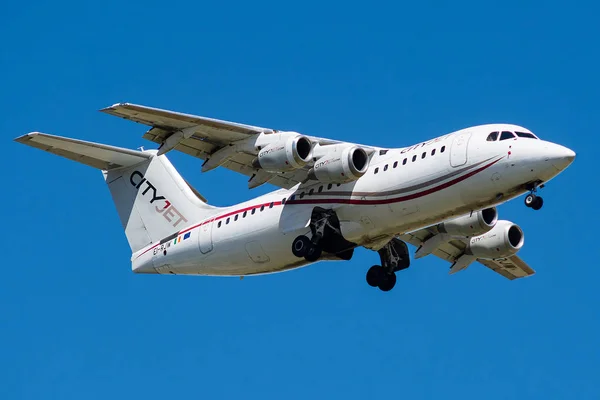 Avro RJ85 operated by Cityjet on landing — Stock Photo, Image