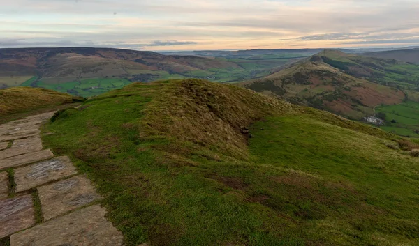 Мама Tor - Peak District - Sunrise — стокове фото