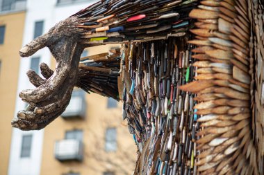 Hull, İngiltere - 2 Mart 2019: An Angel bıçak dışarı standları Hull'da yaptı.