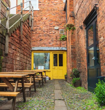 Chester, İngiltere - 8 Mart 2019: Porta, Chester smal yerel deposunda