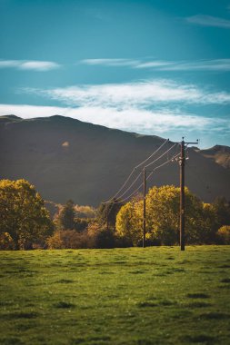 Peak District alanına telefon direkleri kesti