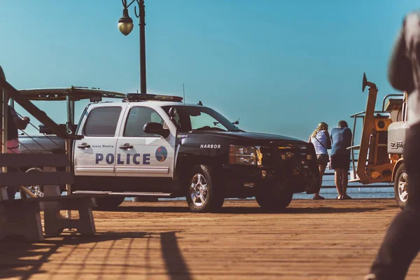 LA, EE.UU. - 30 de octubre de 2018: Un vehículo policial de Santa Mónica en el muelle . —  Fotos de Stock