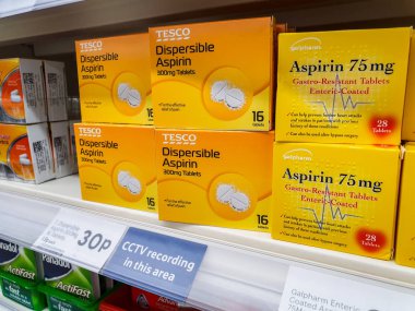 Sheffield, Ingiltere-20 Mart 2019: Tesco kendi markası dispersible aspirin tabletler