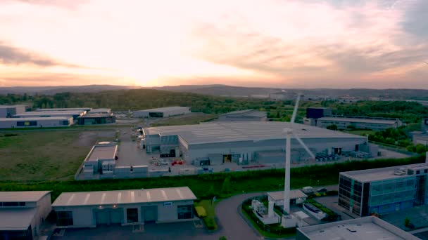 SHEFFIELD, UK - 15TH MAY 2019: Aerial footage of Sheffield Universitys AMRC - Advanced Manufacturing Research Centre - Near Waverley - South Yorkshire, UK - During Sunset — Stock Video