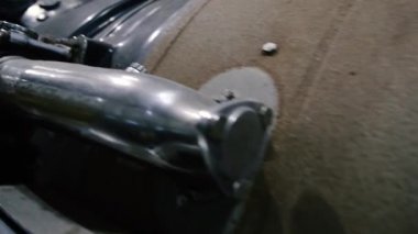 4k uçak motoru görüntülerini turboprop motorlu uçaklarından kapatın. Artık hizmetin dışında olan eski uçağın ayrıntılarını gösterme.