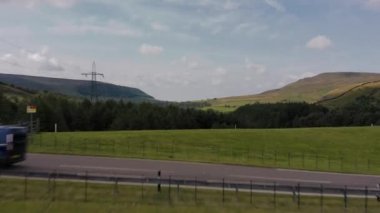 4k Yaz aylarında Peak District Milli Parkı rezervuarları ortaya