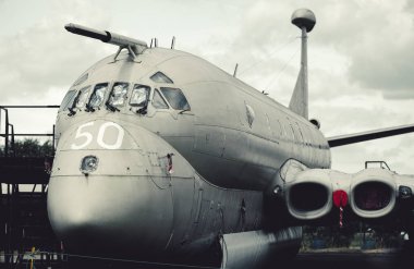 York, İngiltere - 6 Ağustos 2019: Büyük Bae Nimrod Mr2 Xv250 İngiltere'deki Yorkshire Hava Müzesi'nde sergileniyor