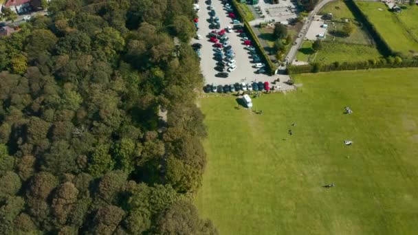 Εναέρια θέα της πόλης του Σέφιλντ στα προάστια κοντά στο πάρκο Γκρέιβς-φθινόπωρο 2019 — Αρχείο Βίντεο