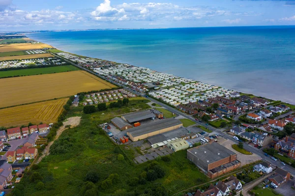 Luchtfoto van vakantie trailer huizen langs het strand in Hornsea town — Stockfoto