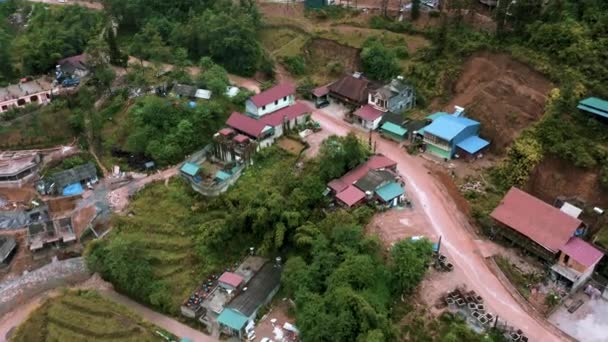 Drohnenaufnahmen von Reisterrassen in Sapa, Nordvietnam -Oktober 2019 — Stockvideo