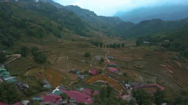 Kuzey Vietnam, Sapa yakınlarındaki Cat Cat Village 'ın Hava Aracı görüntüleri - Ekim 2019