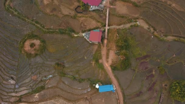 Imágenes aéreas de drones de Cat Cat Village cerca de Sapa en el norte de Vietnam - octubre 2019 — Vídeo de stock