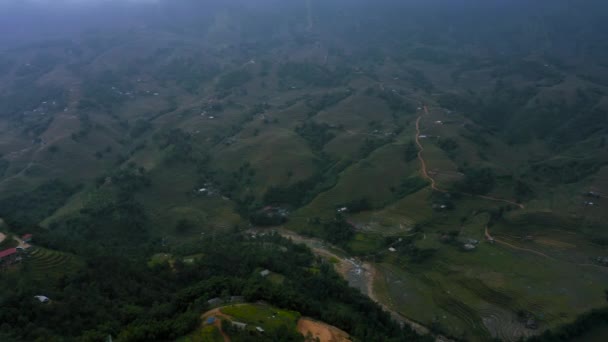 Aerial drone footage of rice terraces in Sapa, Northern Vietnam -October 2019 — Stock video