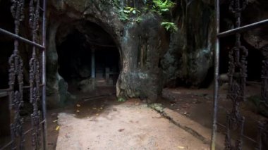 Bich Dong Pagoda, Tam Coc, Vietnam mağaralarına giriş.