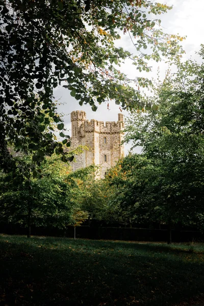 Château d'Arundel, Sussex Ouest. Été 2020 tourné par une journée nuageuse et ensoleillée. Grande forteresse médiévale dans le sud de l'Angleterre Image En Vente