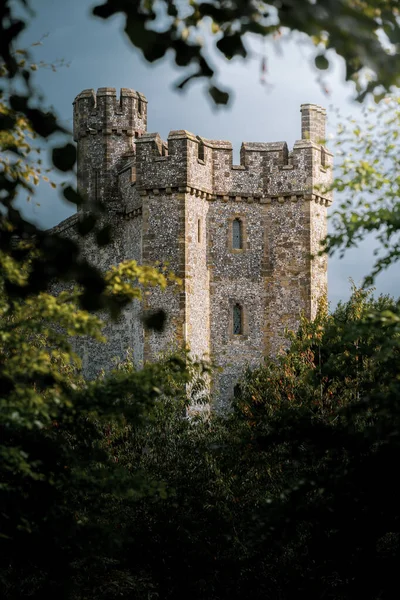 Château d'Arundel, Sussex Ouest. Été 2020 tourné par une journée nuageuse et ensoleillée. Grande forteresse médiévale dans le sud de l'Angleterre Images De Stock Libres De Droits
