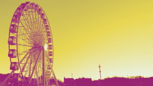 Riesenrad Karussell Gegen Den Himmel Gelb — Stockvideo